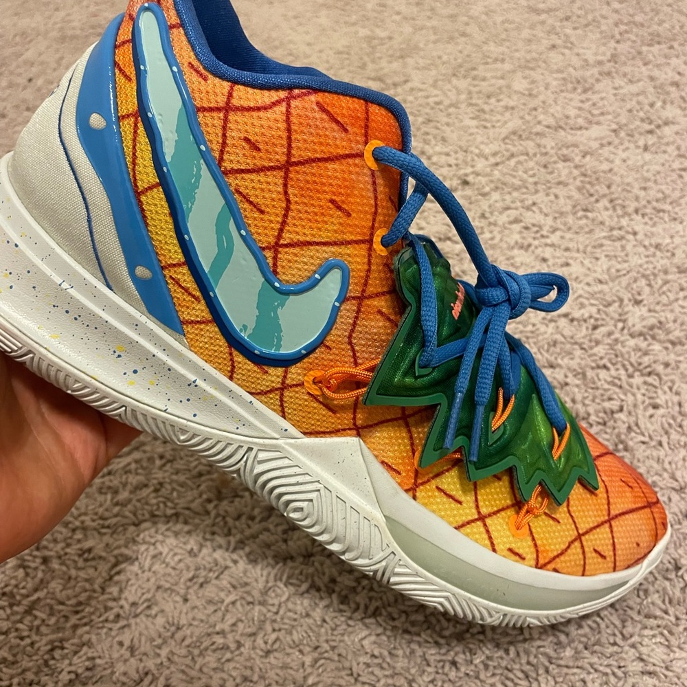 Nike Kyrie 5 Spongebob Pineapple House - Never Been Worn! Size 13